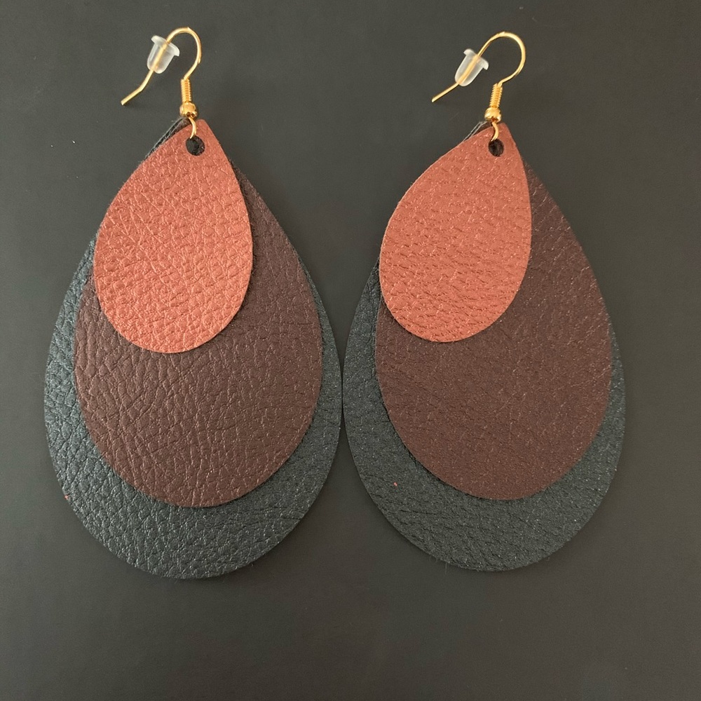 Leather earrings